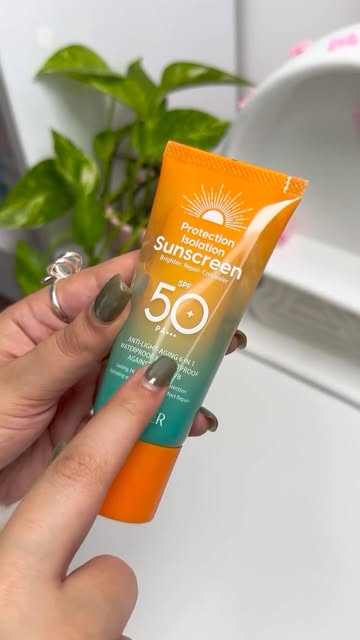 ضد آفتاب ۶ در ۱ سادور بدون رنگ SPF50